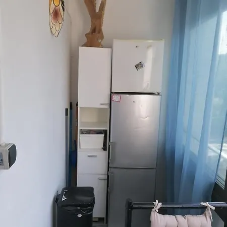 Appartement Nice studio with BALCONY in Hyères *