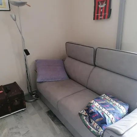 Nice Studio With Balcony In Hyeres
